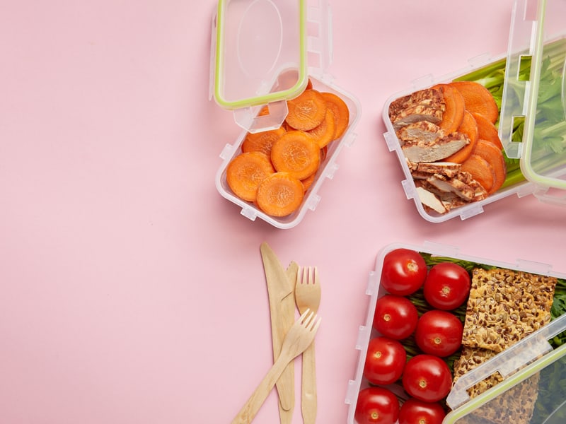 21+ healthy lunchbox snacks to bake or buy